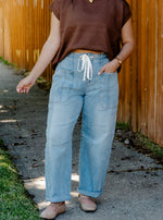 Load image into Gallery viewer, Hazel Barrel Cargo Pants / Light Denim
