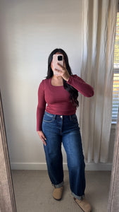 Signature Scoop Top / Burgundy