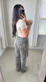 Load image into Gallery viewer, Leopard Straight Legged Pants

