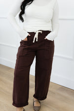 Load image into Gallery viewer, Hazel Barrel Cargo Pants / Brown
