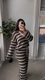 Load image into Gallery viewer, Coco Sweater Top / Brown
