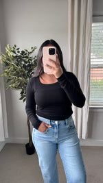 Load image into Gallery viewer, Signature Scoop Top / Black
