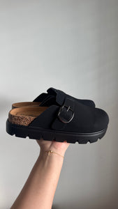 Platform Clogs / Black