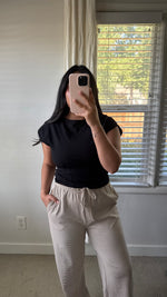 Load image into Gallery viewer, Gia Pleated Top / Black
