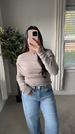 Load image into Gallery viewer, Evelyn Off-Shoulder Top
