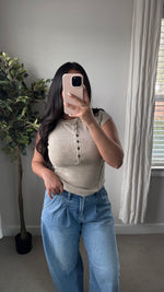 Load image into Gallery viewer, Off-Duty Henley / Mocha

