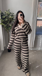 Load image into Gallery viewer, Coco Sweater Top / Brown
