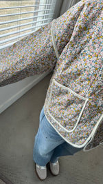 Load image into Gallery viewer, Ditzy Floral Quilted Jacket
