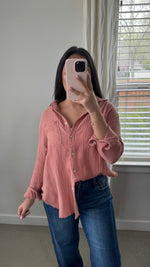 Load image into Gallery viewer, Brooke Button Down Shirt / Salmon
