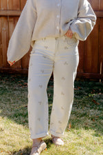 Load image into Gallery viewer, Leaf Embroidered Barrel Pants
