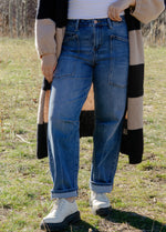 Load image into Gallery viewer, Leah Barrel Jeans
