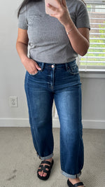 Load image into Gallery viewer, Juno Barrel Jeans / Dark Denim
