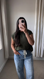 Load image into Gallery viewer, Arlo Sweater Vest / Olive
