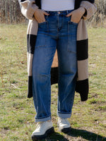 Load image into Gallery viewer, Leah Barrel Jeans
