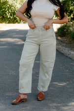 Load image into Gallery viewer, Liv Barrel Jeans

