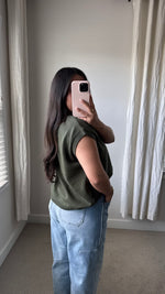 Load image into Gallery viewer, Arlo Sweater Vest / Olive
