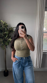 Load image into Gallery viewer, Off-Duty Henley / Light Olive

