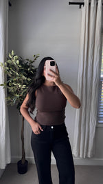 Load image into Gallery viewer, Aspen Sweater Top / Brown
