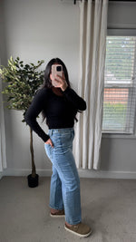 Load image into Gallery viewer, Daydream Barrel Jeans
