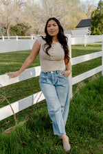 Load image into Gallery viewer, Off-Duty Henley / Mocha
